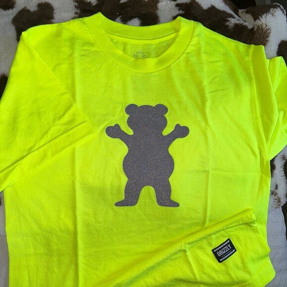 Grizzly Grip tape Safety Reflective Bear Short Sleeve Graphic T-Shirt | Small - Picture 2 of 4